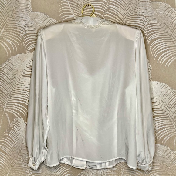 Vintage Chantilly Creme Blouse - Picture 6 of 8